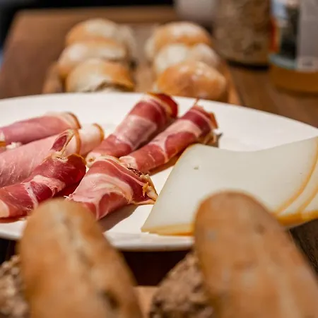 Bed & Breakfast A La Source De Lavis 4*